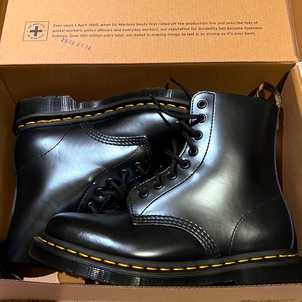 Dr. Martens 1460 Pascal Silver Chroma Metallic Leather Boots